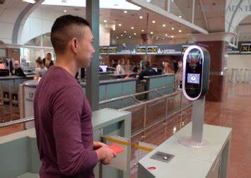 High speed biometric passenger clearance gate